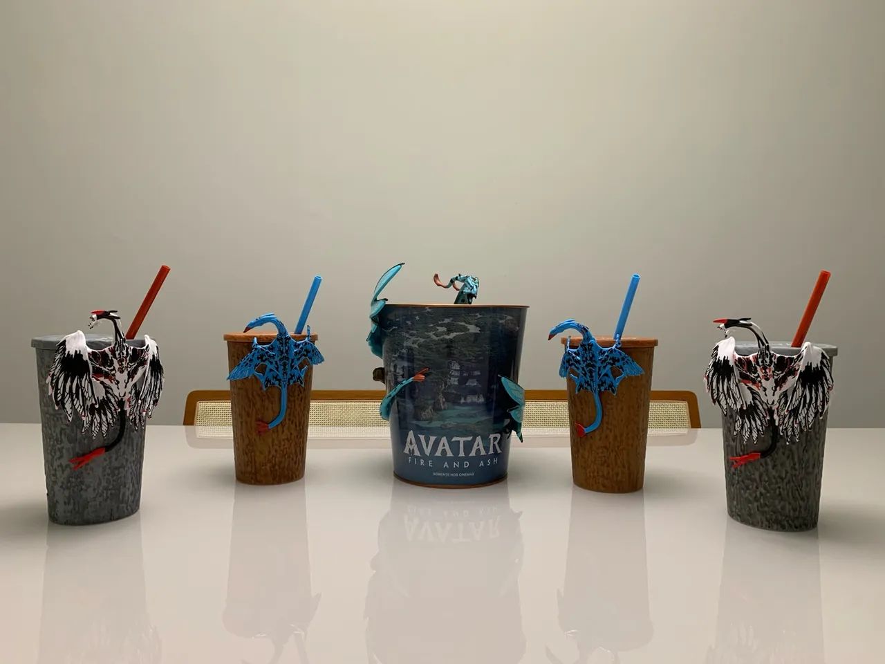 KIT AVATAR COLECIONÁVEL  Balde de pipoca + 4 copos - Foto 2