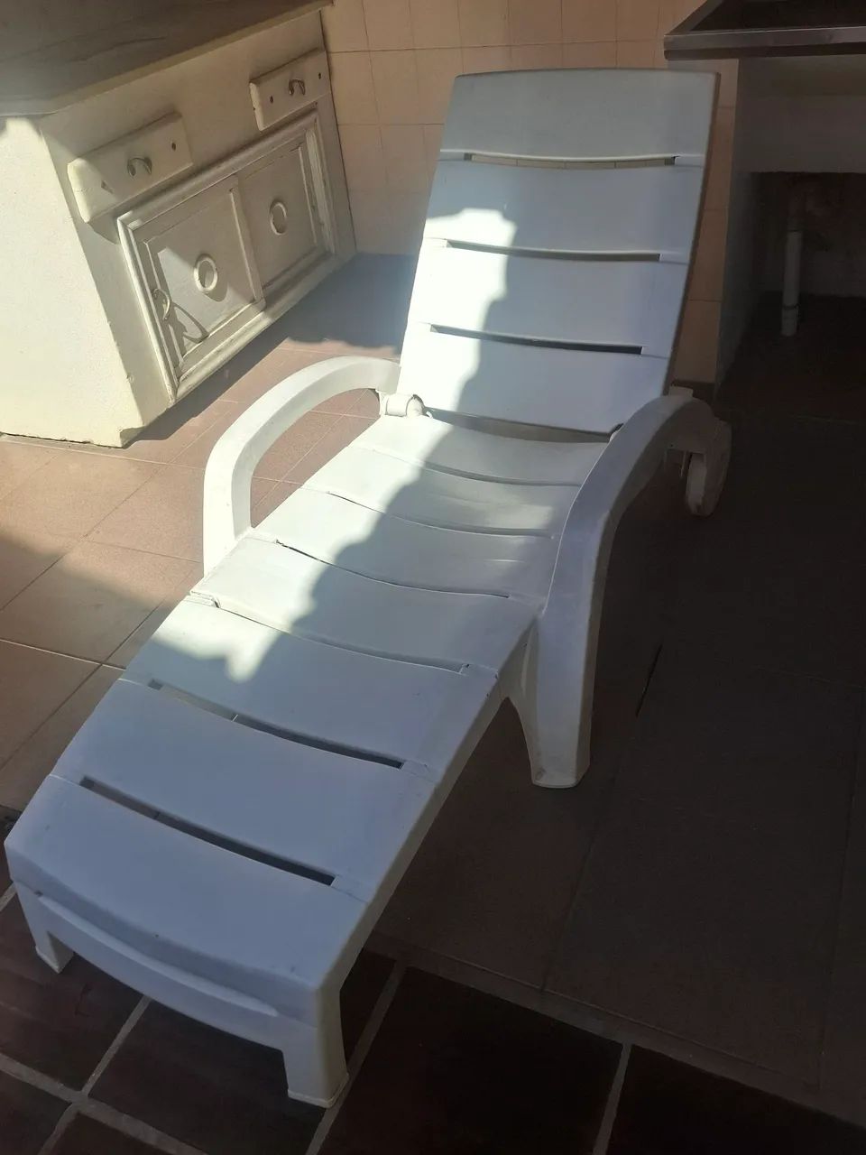 Cadeira espreguiçadeira de piscina  - Foto 3