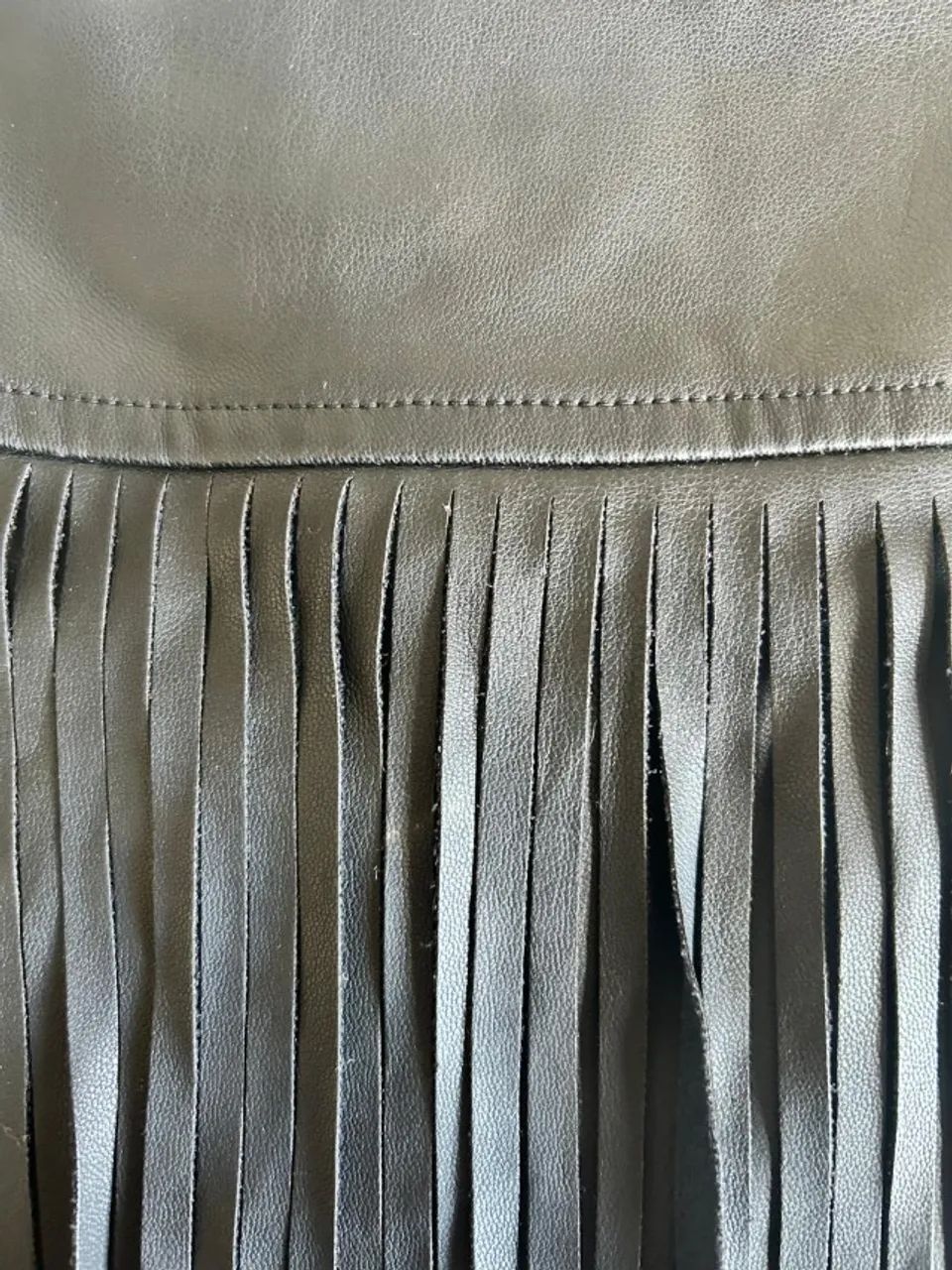 Saia de couro sintético com franjas boho chic - Foto 5