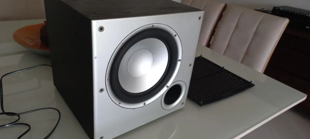 Polk Audio PSW10 Subwoofer ativo de 10" polegadas 100 watts - Preto 120v - Foto 2