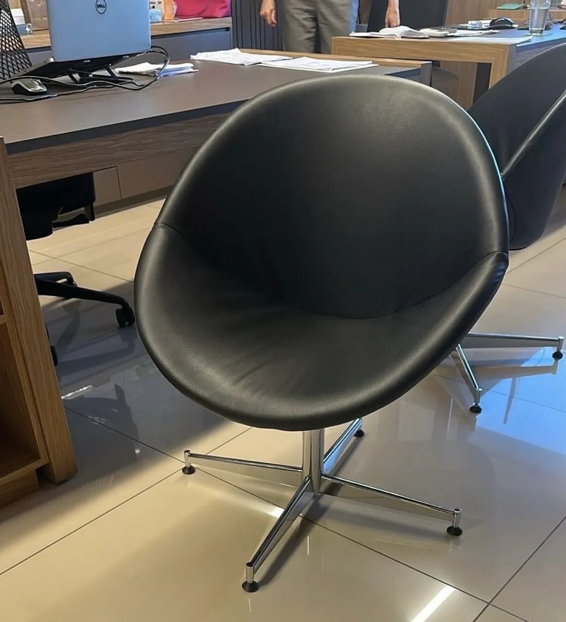 POLTRONAS GIRATÓRIAS 