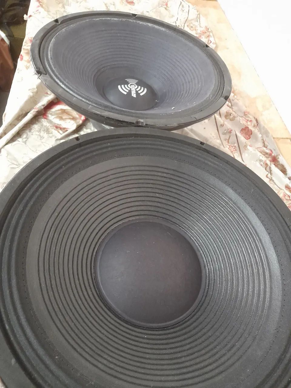 MESA BERHRINGER 32 X8 ESTADO DE NOVA 