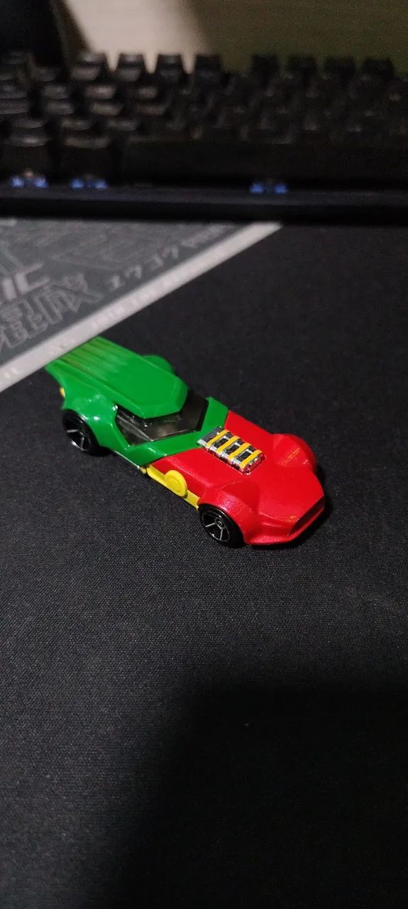 Carrinho Hotwheels Robin