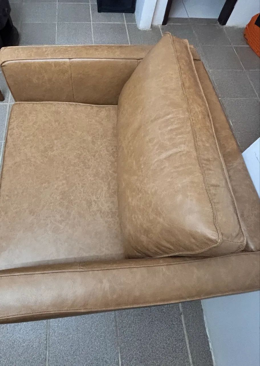 Poltrona em Couro Ettore Caramelo