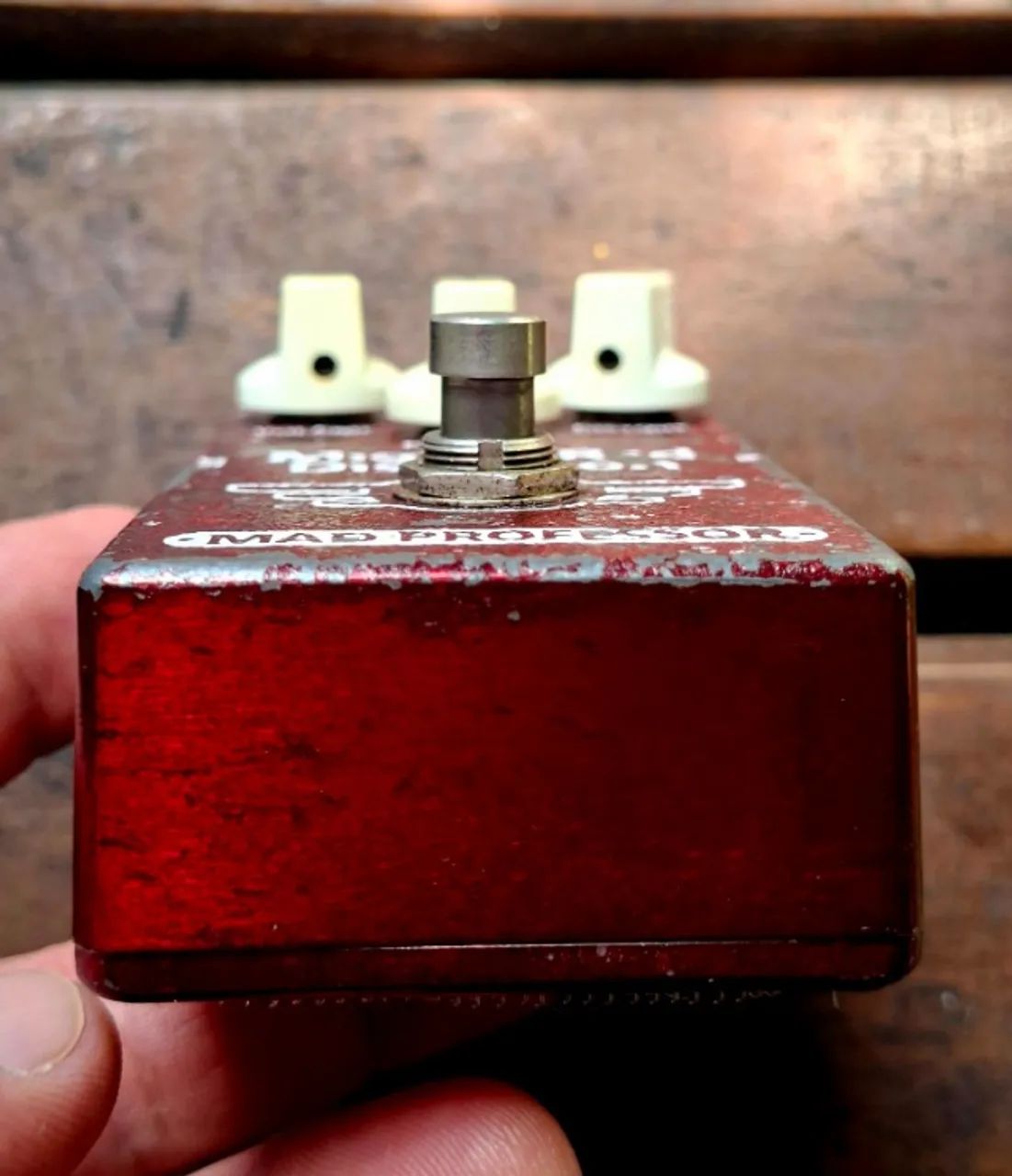 Mad Professor Mighty Red Distortion - pedal de distorção guitarra