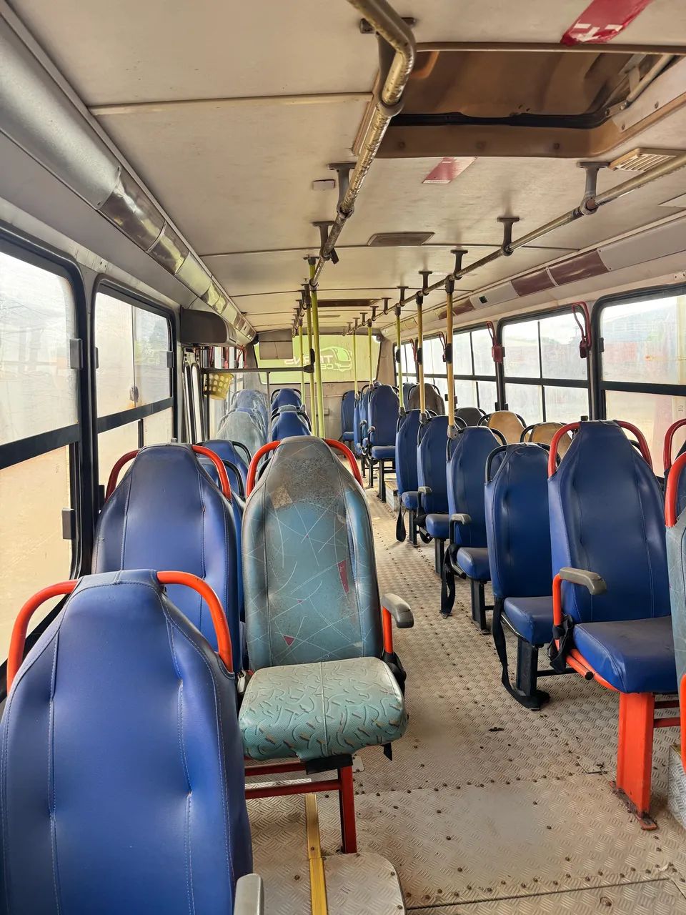 Vende-se ônibus ano 2006 - Foto 4