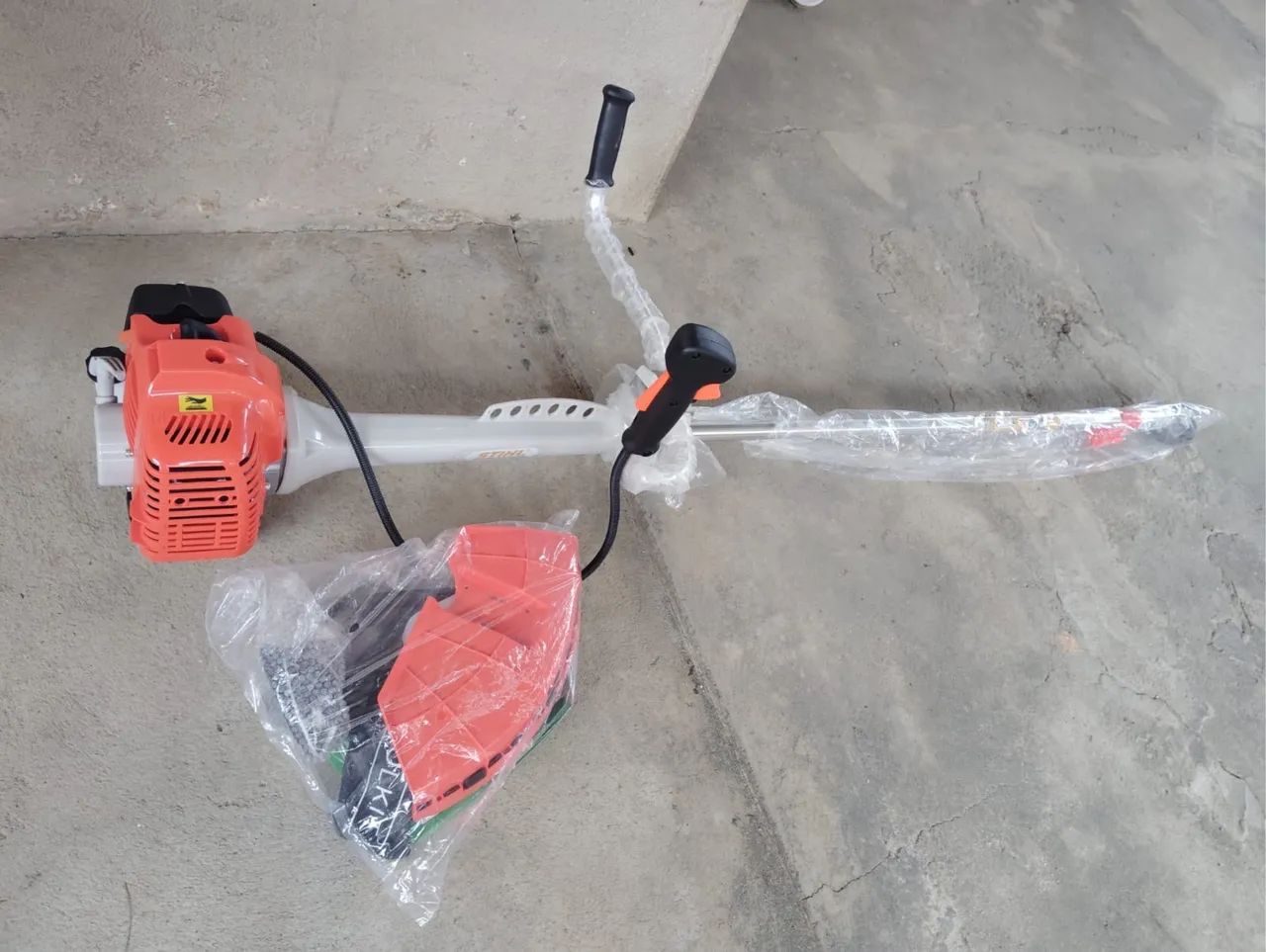 Roçadeira STIHL nova - Foto 2