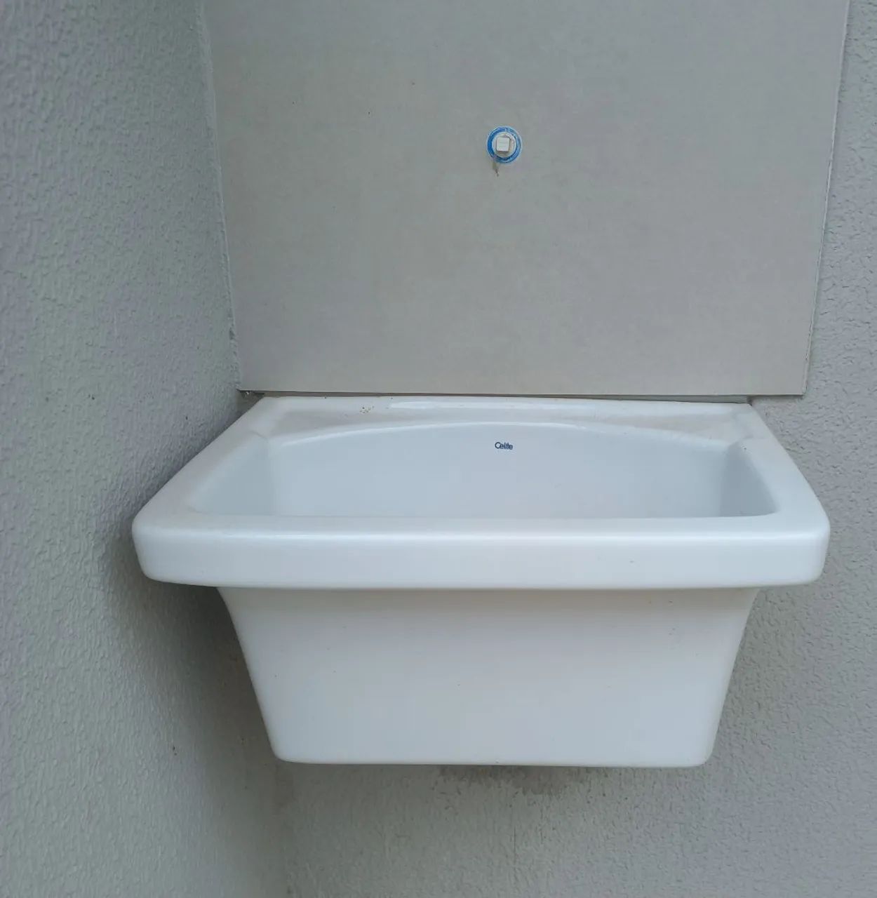 Tanque de pia, cerâmica, marca celite