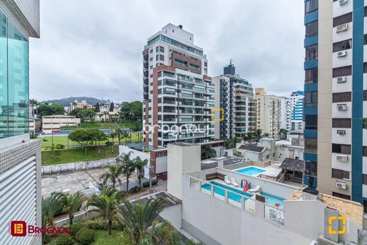 Apartamento mobiliado com 2 suítes à venda, no Centro de Florianópolis - Foto 2
