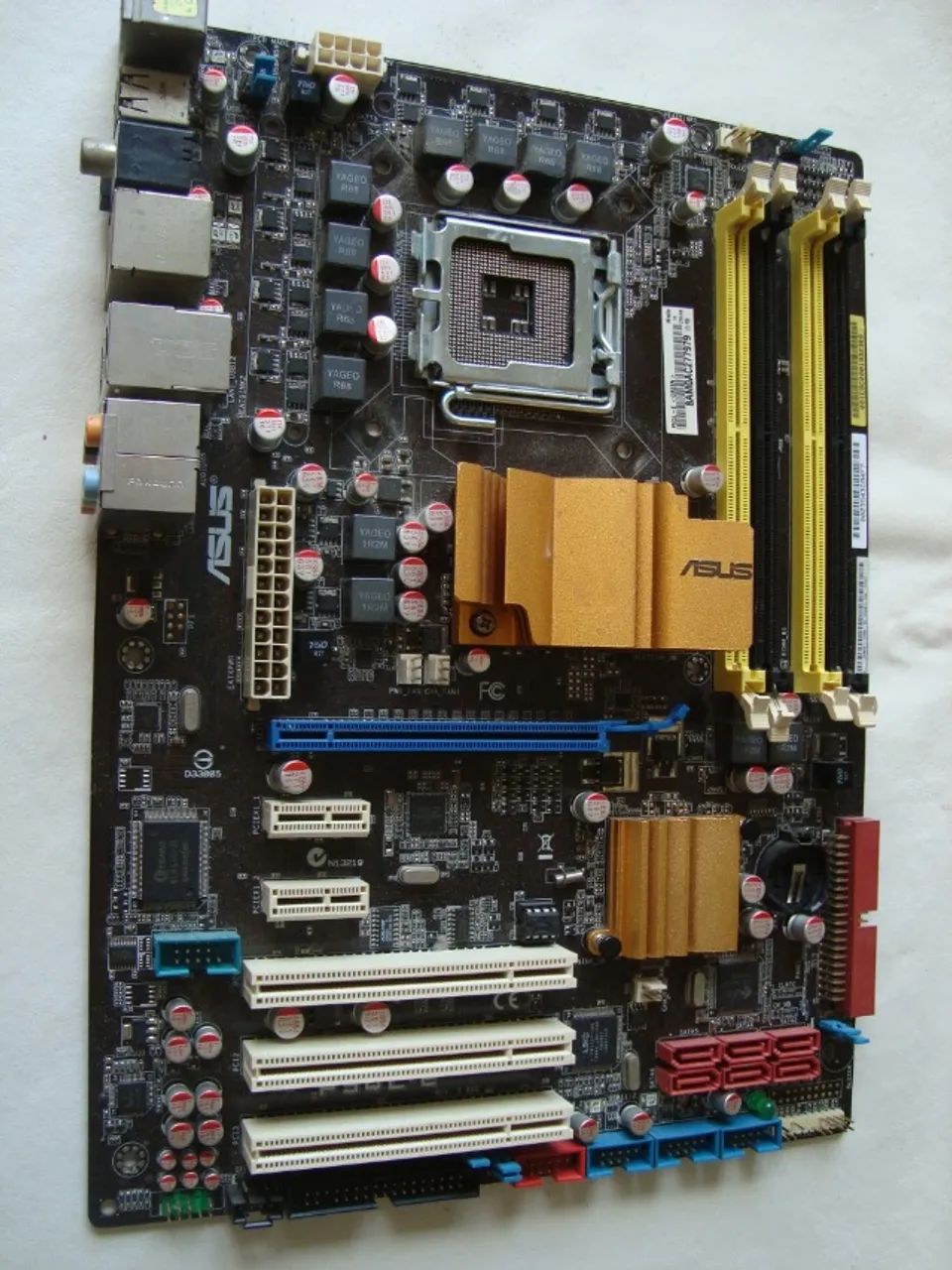 Placa mãe Asus com defeito (Leia o anúncio) - Foto 3