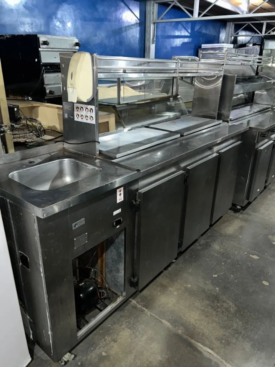 balcão inox - com pizzaiolo - com pia e espaço para cubas refrigerado - Foto 4