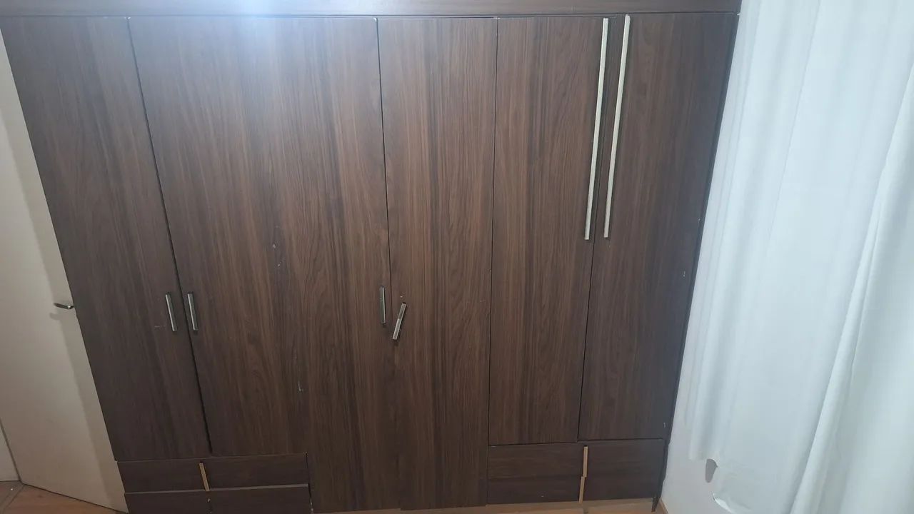 guarda-roupa 200,00 só buscar 