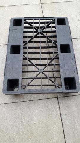 Pallet de plástico 0,80x0,60 R$20reais