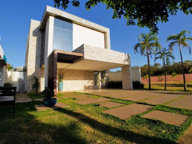 Alphaville 2, sobrado com 300 M² de área construída, 3 suítes