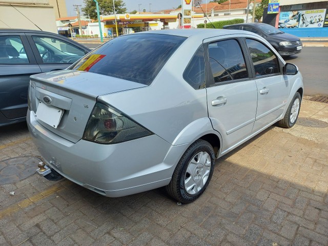 FIESTA 1.6 CLASS 2011 SEDAN COMPLETO