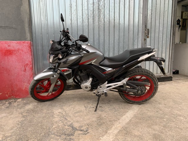 HONDA TWISTER ANO 2018 ÚNICO DONO