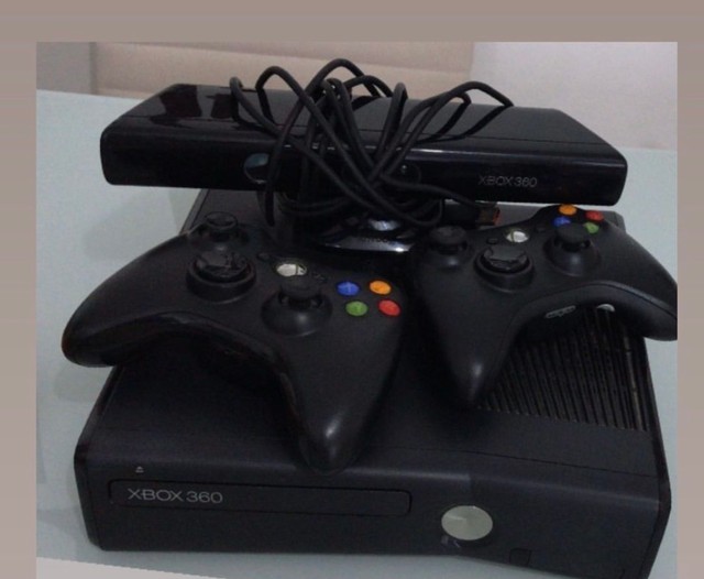 Xbox 360, 2 controles, kinect