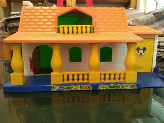casinha do Mickey anos 90 com acessórios