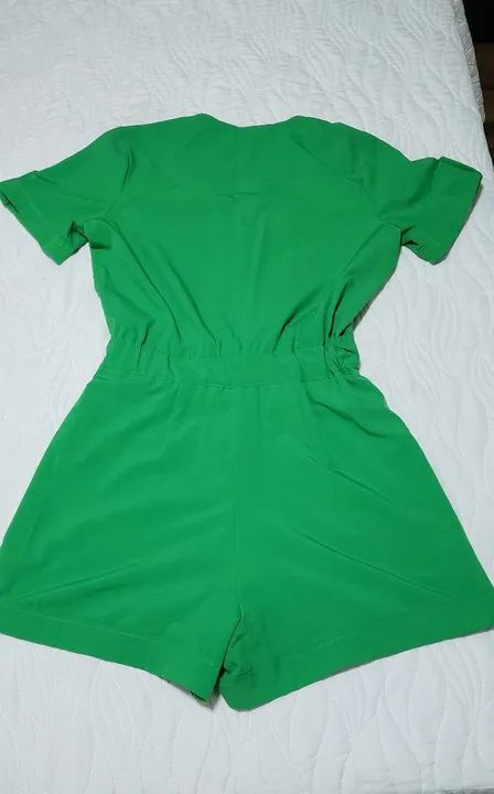 Macacão verde - lindo e estiloso! Marca Karina Rabelo  38   R$150 - Foto 2