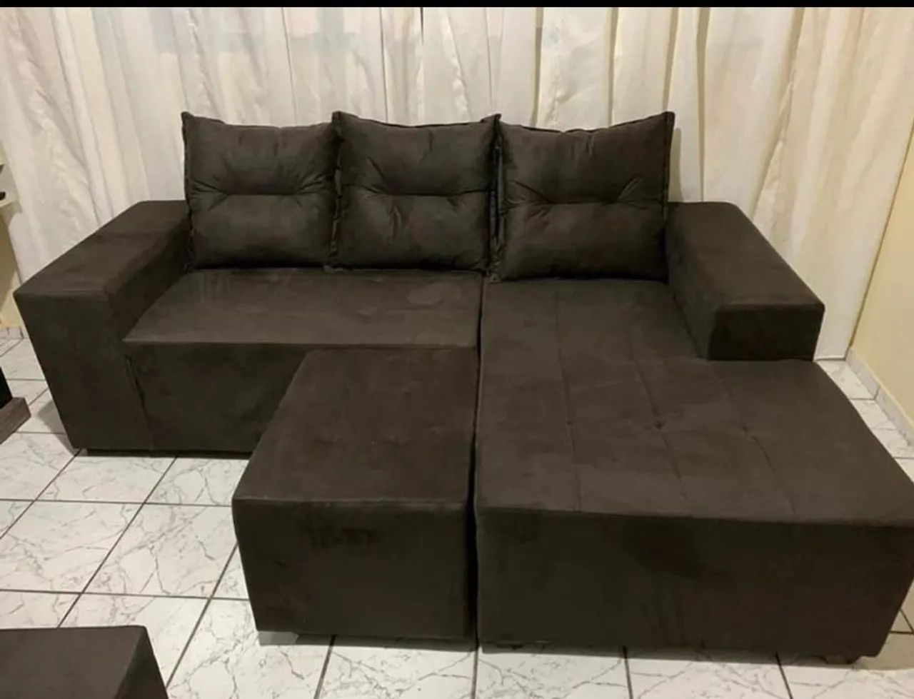 Sofá de canto com Chaise com puff $750,00 novo entrega grátis - Foto 2