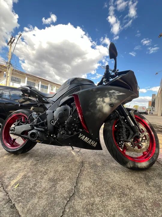 Yamaha R1 - Esportiva - 1000cc - Preta - Foto 10