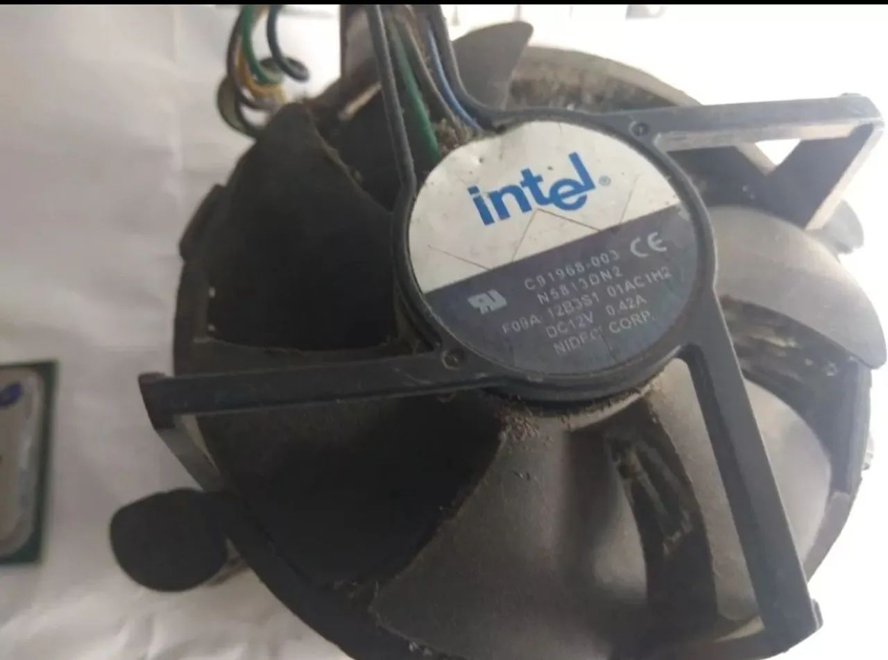 Intel Core 2 Duo 8400 Processor + Cooler64317757215873124