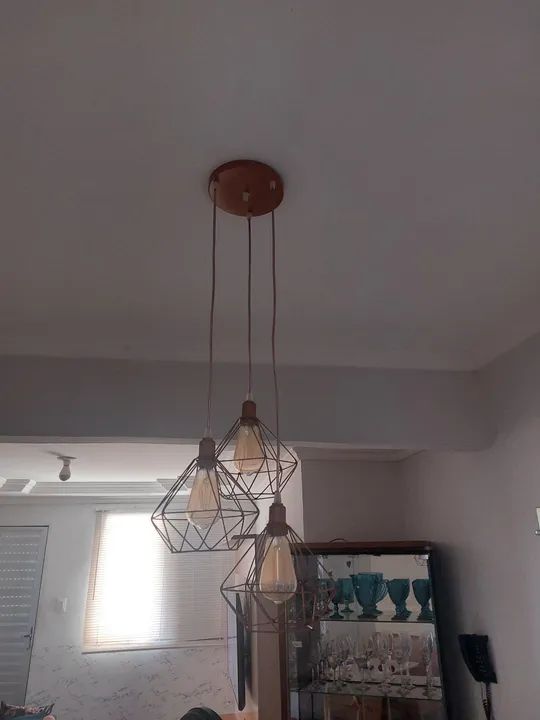 Lustre de 3 Lâmpadas em Metal com 3 lâmpadas filamento Led
