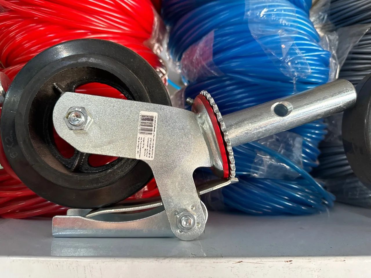 Roda para andaime com trava