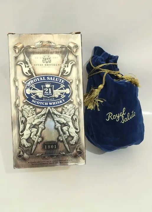 kit completo, garrafa vazia. Scoth Whiski Royal Salut 21 anos- Chivas Brothers  - Foto 6