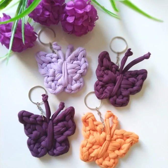 Chaveiros de crochê em formato e cor a escolha  - Foto 4
