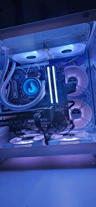 Computador Gamer 10 meses de uso, peças ainda na garantia.