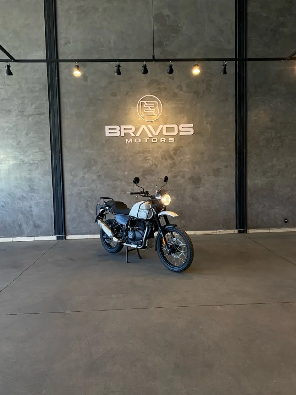Royal Enfild Himalayan 411