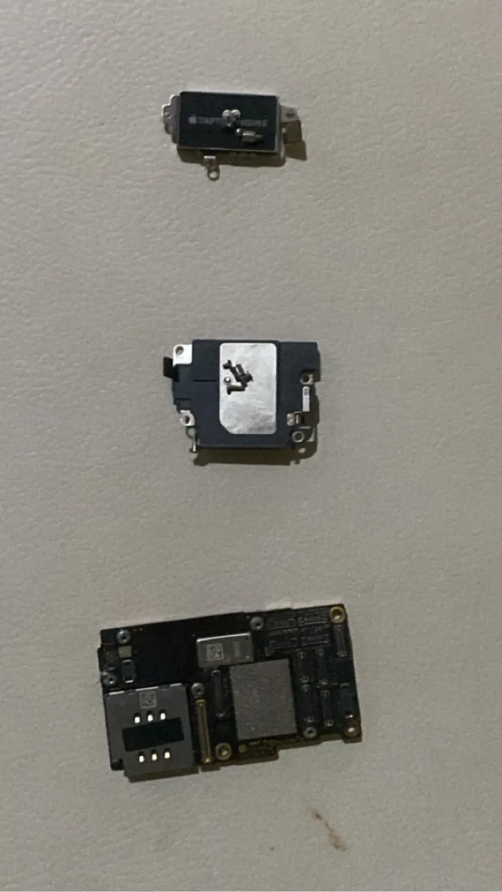 Peças iPhone - Taptic Engine, Alto Falante e Placa Lógica