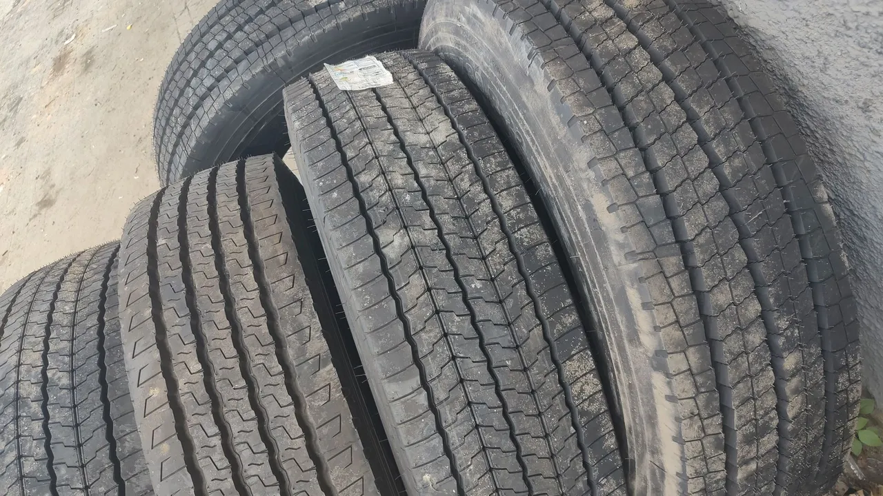 Jogo de Pneus para Caminhão Michelin