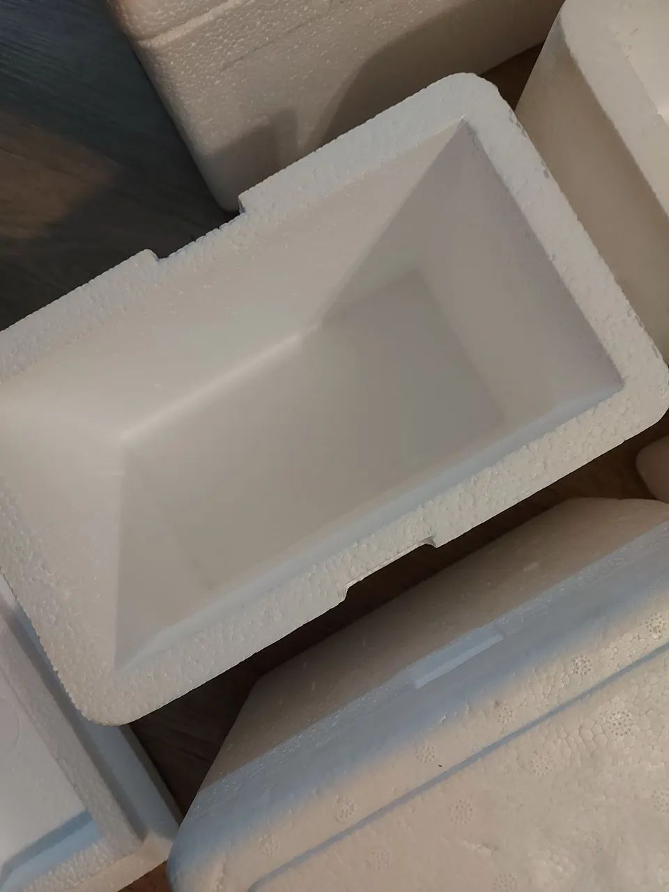 Kit com 6 caixas térmicas de 6 litros - Foto 4