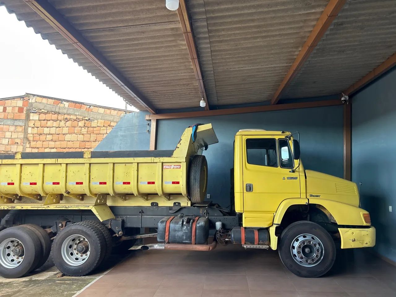 Vendo Caminhão  caçamba L1620 - Foto 2