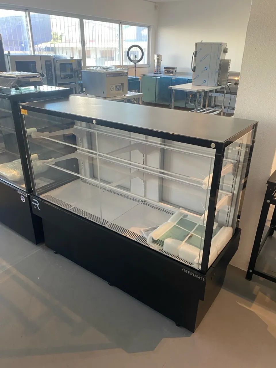 Vitrines Refrigeradas para Confeitaria e Padaria