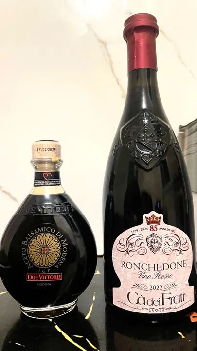 Conjunto / Due Vittorie + Vinho Ronchedone - Importado da Itália - Foto 2