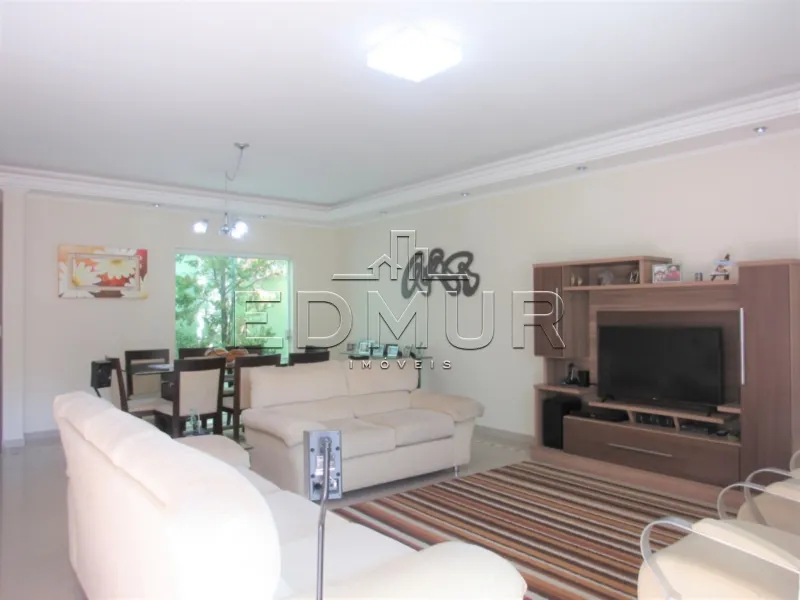 SOBRADO para VENDA E ALUGUEL com 250m² no bairro Vila Assunção com 3 quartos e 7 vagas. Sa
