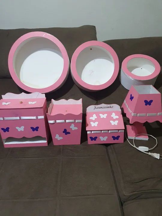 Nichos e kit higiene abajur tudo ok as outras  precisam de reparos mais nada quebrado  - Foto 4