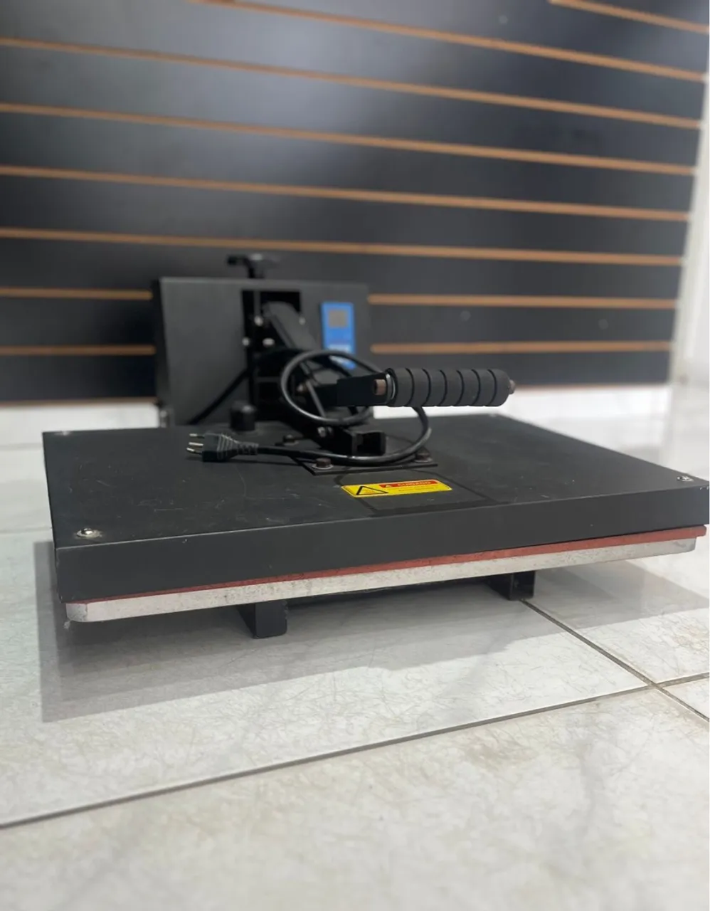 Máquina de Estampar Camisetas e Produtos - Heat Press