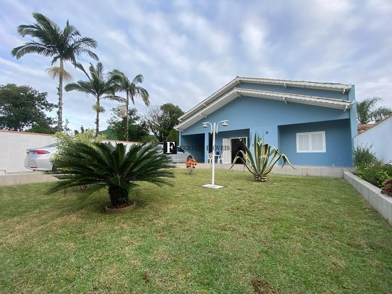 Casa a venda em Praia de Leste com piscina