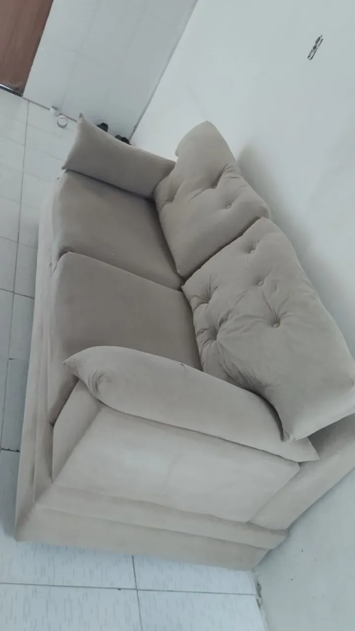 Sofá 3 lugares bege