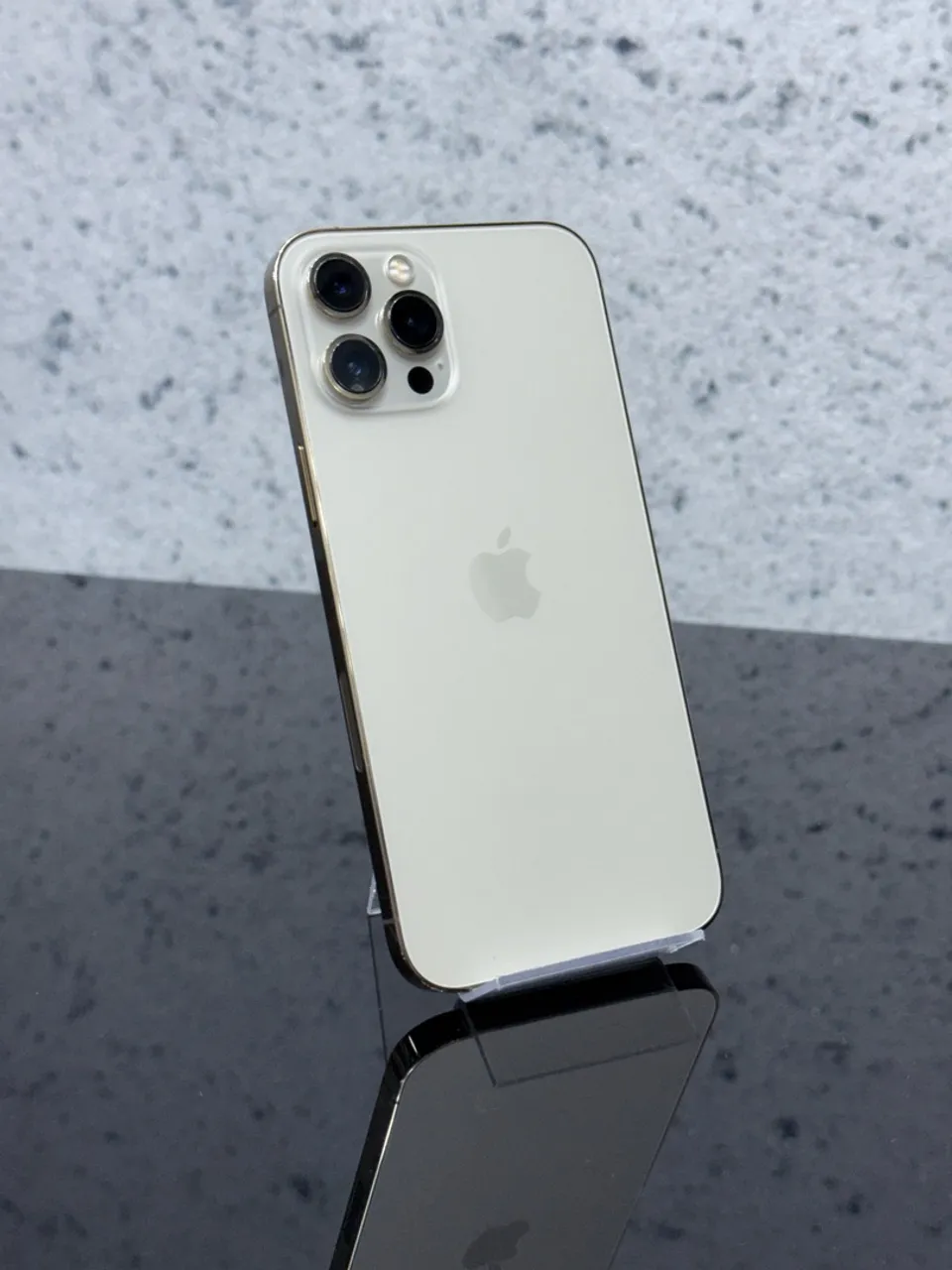iPhone 12 Pro Max 256gb - Dourado - Sem detalhes
