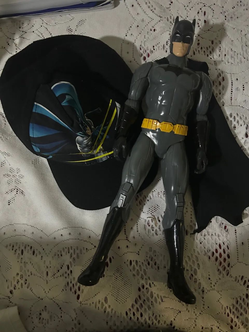 2  Bonecos Batman e Boné - Foto 3