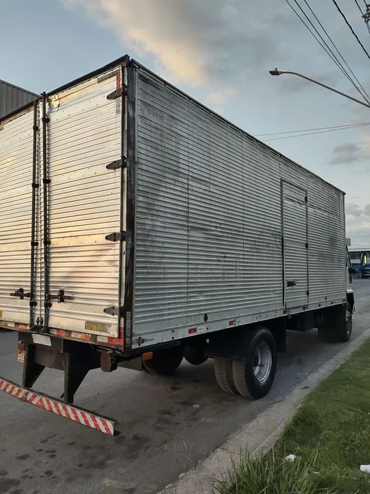 Ford Cargo 1215 1998 - Foto 3