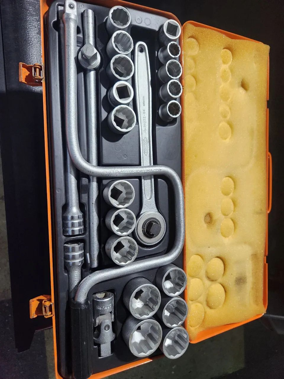 Duas Ferramentas de Mecânica64861428759297122