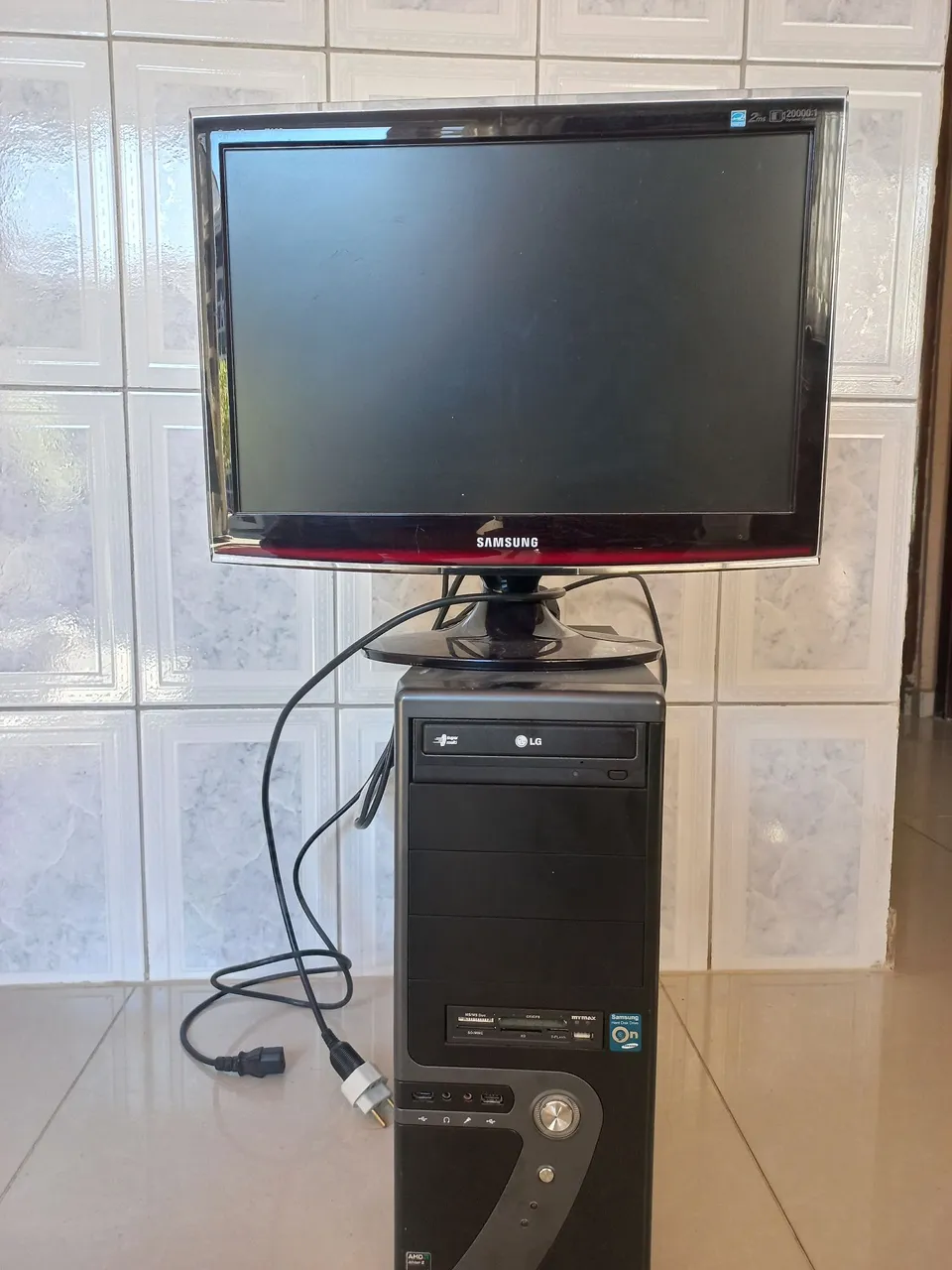 Monitor Samsung T190 e gabinete. Para vender rápido