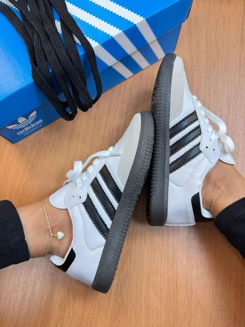 Tênis Adidas Premium 