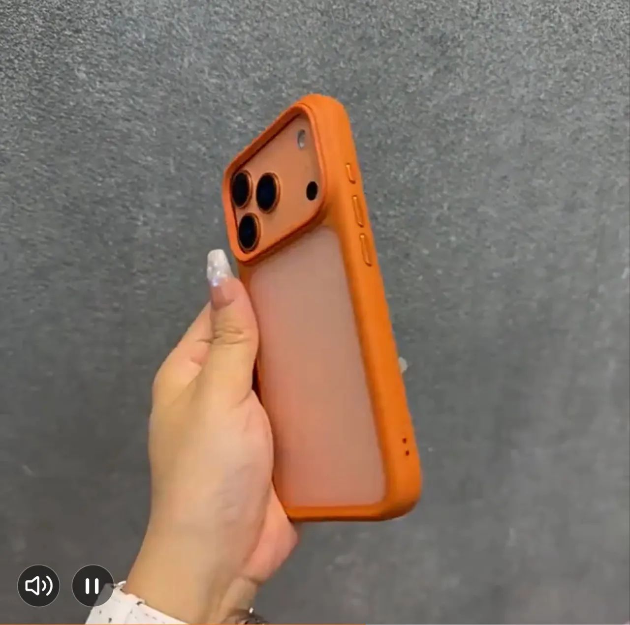 Capa para novo iPhone 17 Pro Max na cor LARANJA ou ORANGE